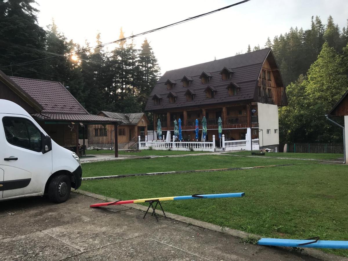 Hostel Casa Postolache Soveja Zewnętrze zdjęcie